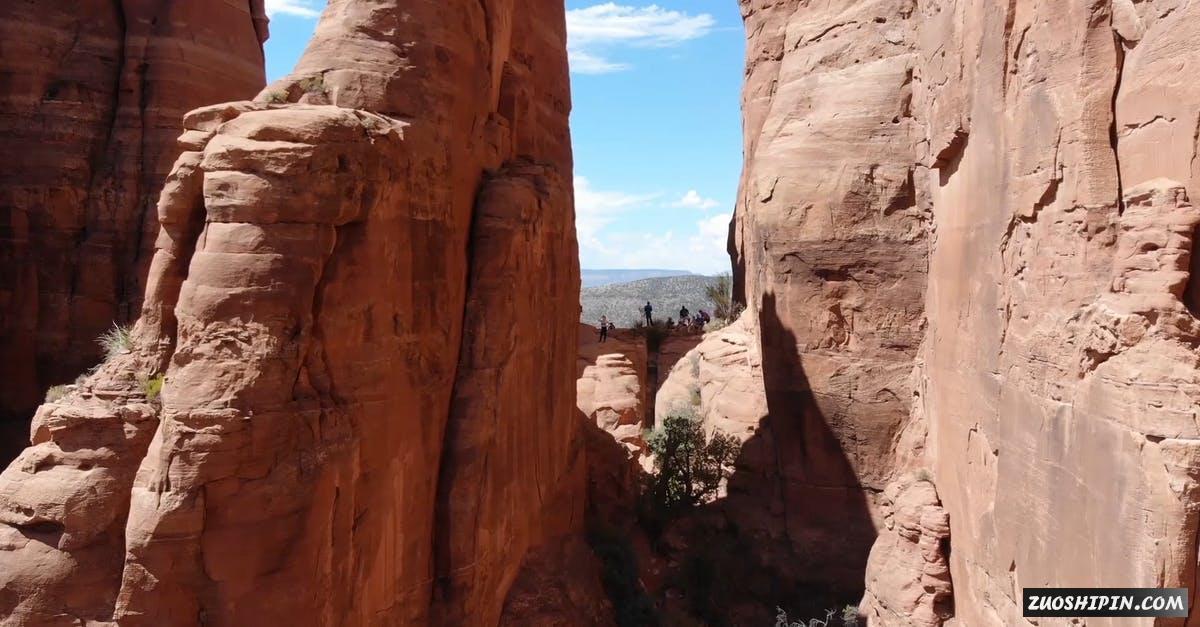 3070177|航拍澳洲内地爬山山崖岩石实拍视频资料插图