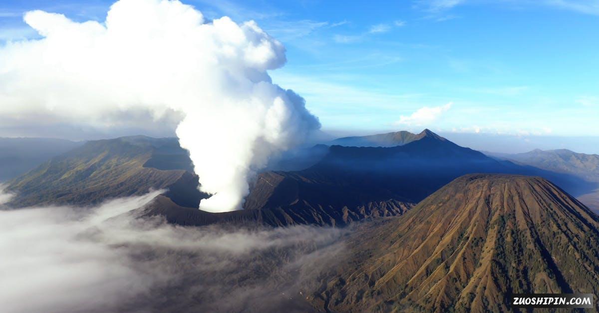 3333749|印度尼西亚的火山群冒烟4K视频素材插图