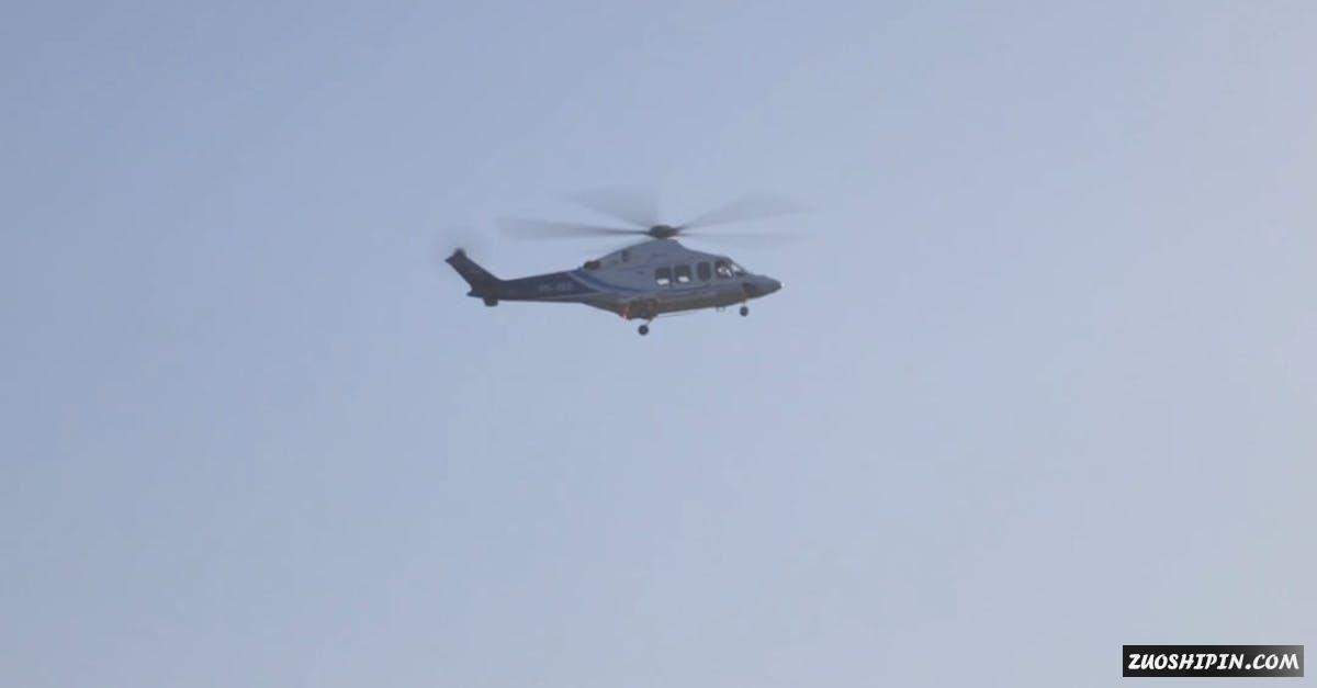 2829264|竖屏拍摄武装直升机飞机视频素材插图