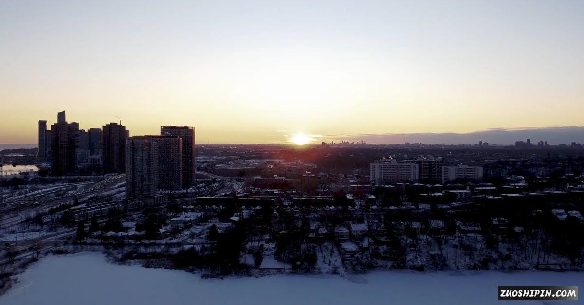 3602432|冰冷的冰雪冬天城市景象视频素材插图