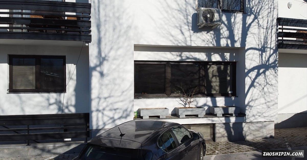 3457707|无人机航拍院子后的阿尔卑斯雪山4K视频素材插图